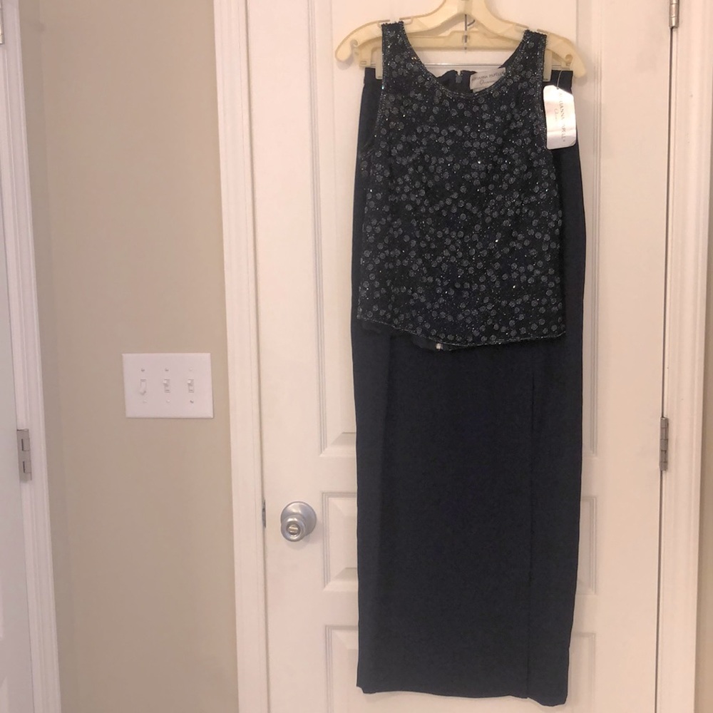 ADRIANNA PAPELL, Occasions  two piece Beaded  top with long skirt navy blue